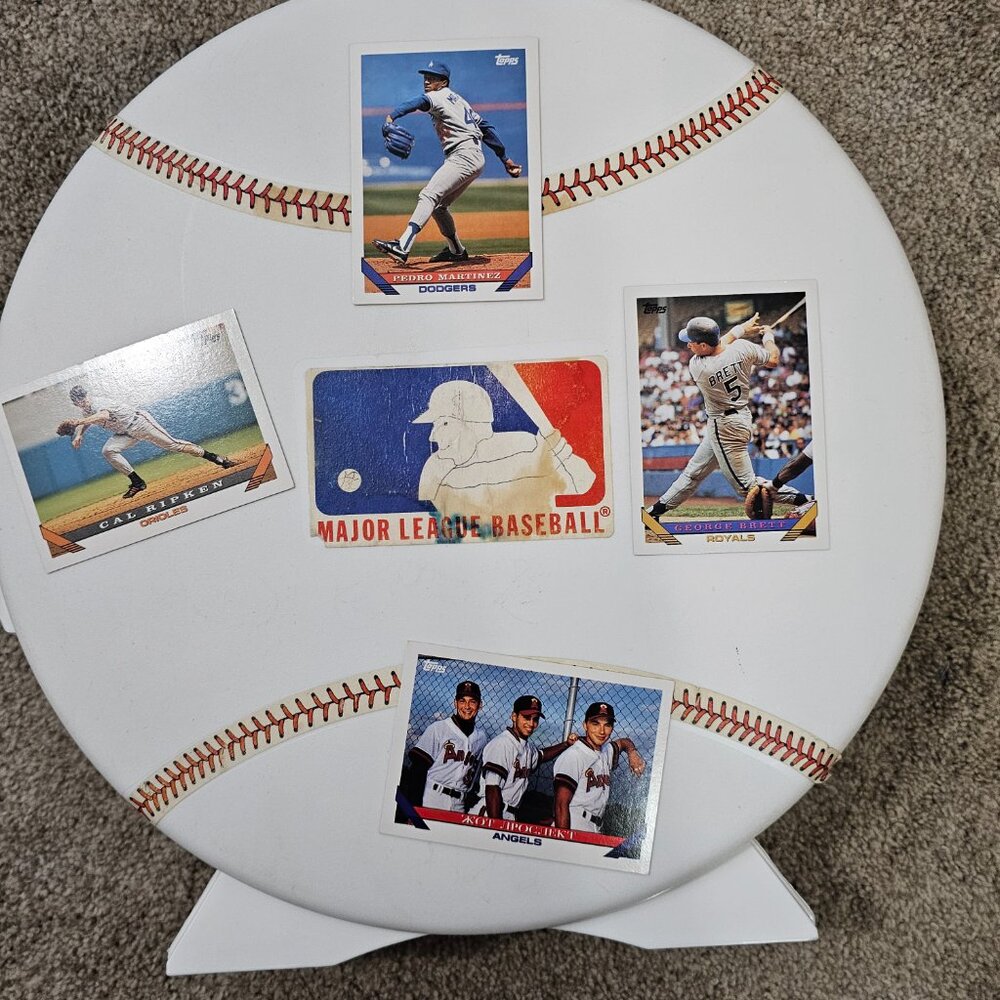 Vintage SKILCRAFT 80’s MLB Baseball Shaped Card Case with 1993 Topps Cards